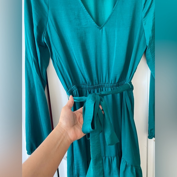 Express Green Dress with long sleeves and a ruffled hem - Size XS - Picture 2 of 7